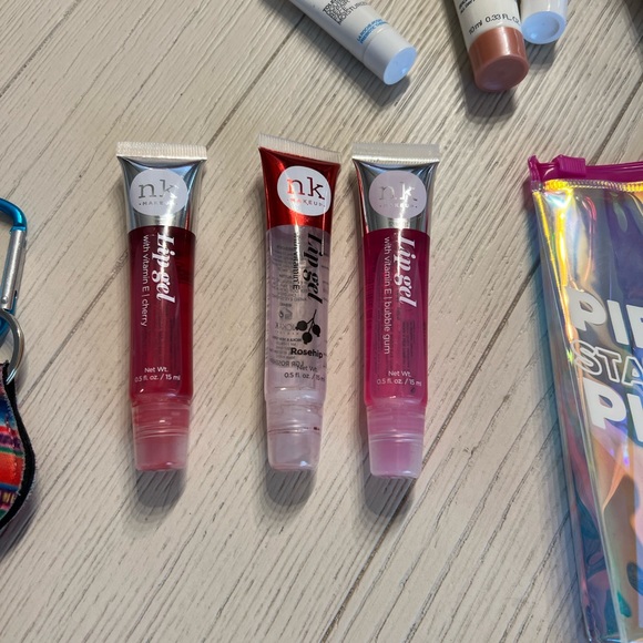 Jewelry & /beauty product bundle - Picture 7 of 10